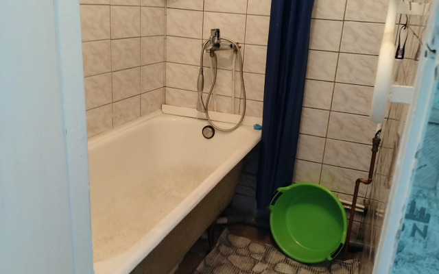 Po Ulitse Pobedy Flat