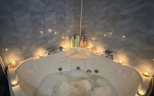 Апартаменты Премиум студия в центре с джакузи