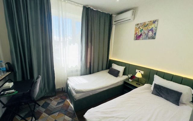 Nava Hotel