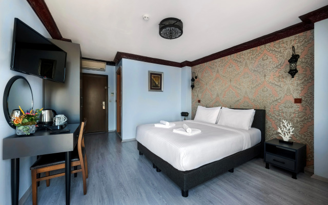 Mytra Hotel