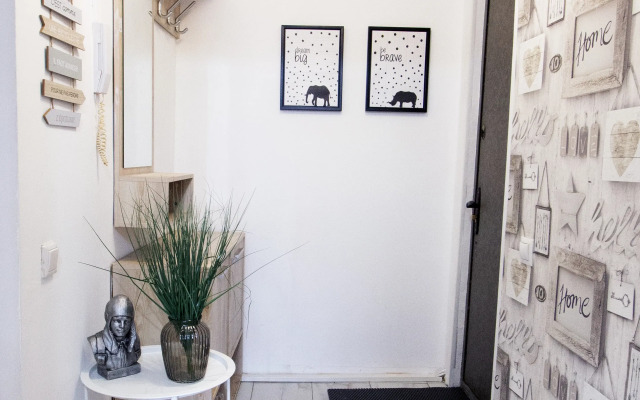 Квартира двухкомнатная на Нижегородской