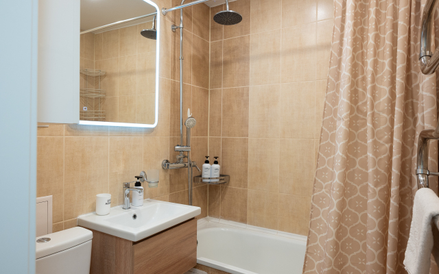 V Tsentre Ryadom Tk Korston Flat