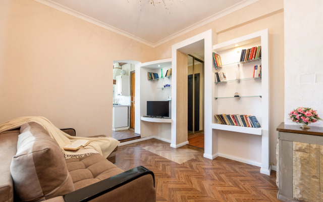 Квартира Двухкомнатная Квартира на Урицкого 12