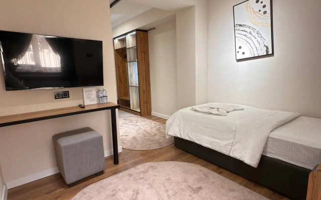 Hotel Status Inn