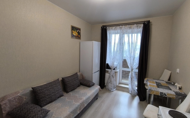Na Ulitse Neftyanikov 7 Flat