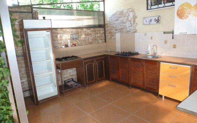 Solnechnyij Briz Guest House