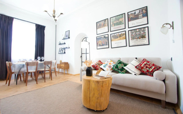 Tryokhkomnatnaya na Tverskoy Flat