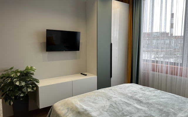 Studiya u Metro Avtovo Apartments