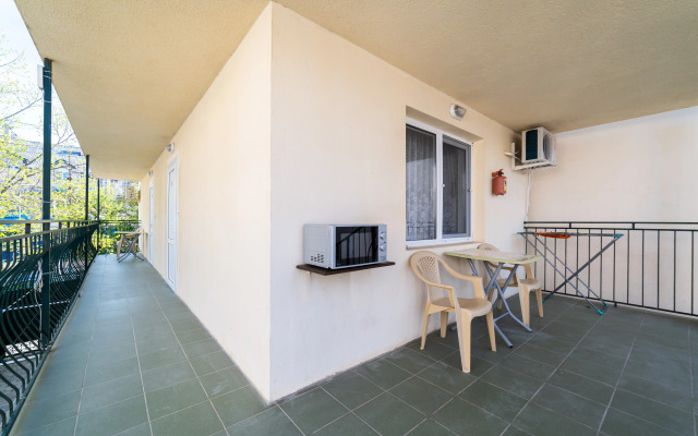Yuzhny Guest House