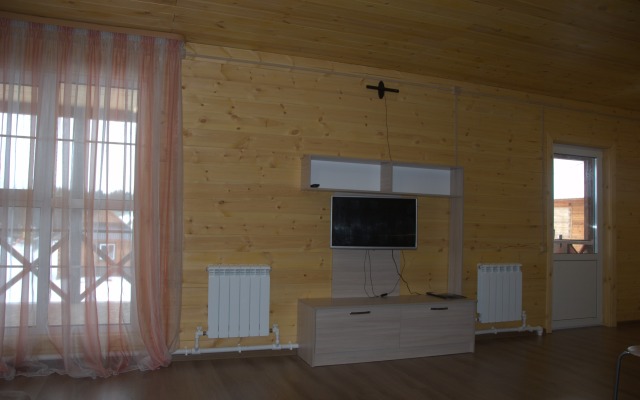 SEMEJNYiJ Guest House