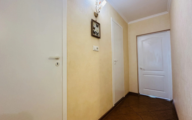 Uyutnaya Dvukhkomnatnaya Nedaleko Ot Trk Planeta Flat