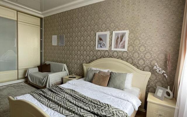 Expo Boulevard 213 Flat