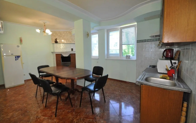 Trekhkomnatnye Na Ulitse Drazhinskogo 23v Apartments