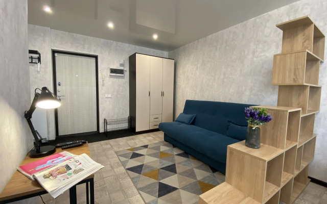 Uyutnу Vozle Kosmoporta Apartment