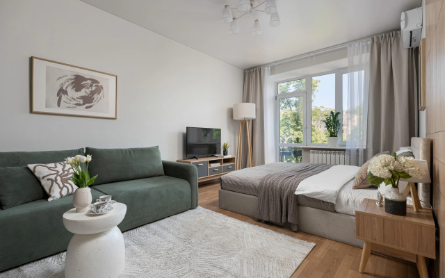 GM with a view of Patriarch Ponds Apartments
