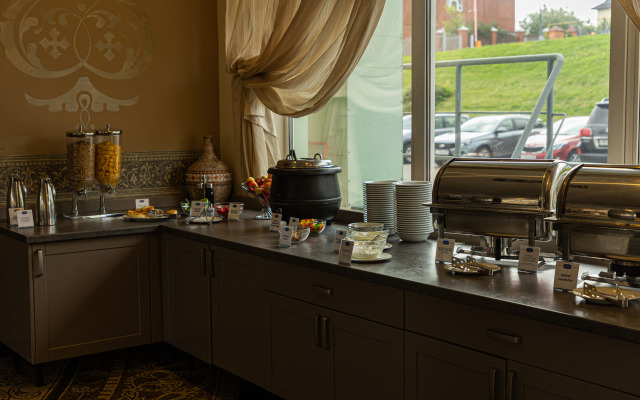 40 Meridian Arbat Hotel