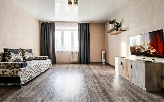 Квартира Шикарный Вариант для Семьи (82-18)