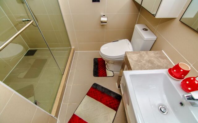 Koshkarbaeva 10/1 Apartments