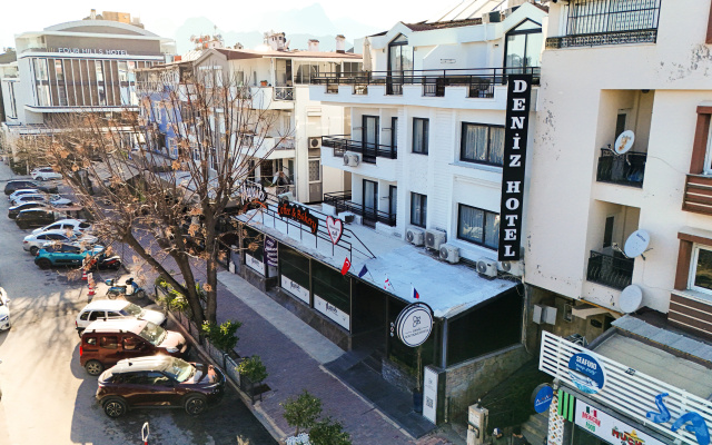 Deniz Boutique