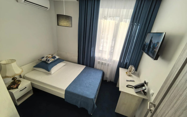 Отель Белая Ворона