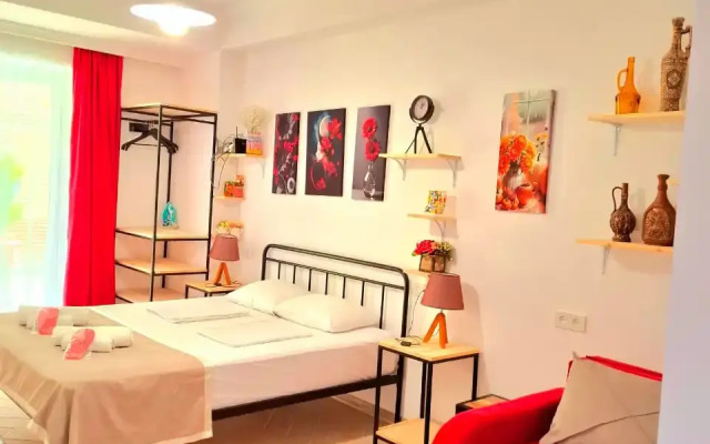 Апарт-отель Nebula's Red&White Apartment