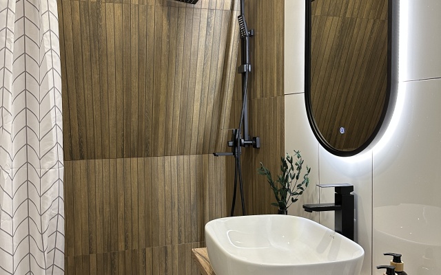 Barnhaus №1 s drovyanoj banej i goryachej kupel'yu, na 7 gostej Private House