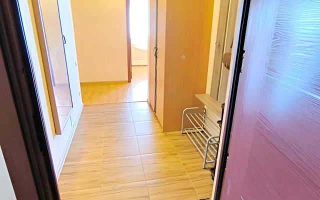 Trekhkomnatnaya na Beregu Morya Flat