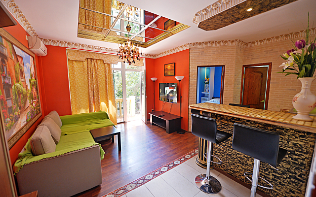 Malibu Guest House