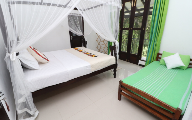 Yoho Aura Hotel