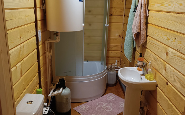 Chastnyij Dom s Verandoj i Saunoj Private House