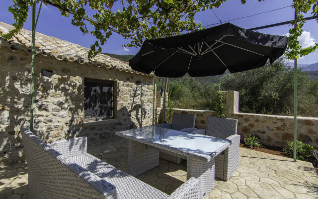 Olive Grove by the Sea Kardamyli Private house