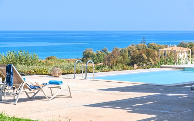Vista Mare Villas Heated Pool