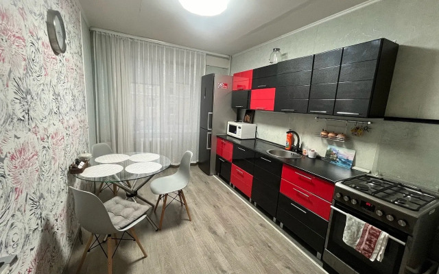 Trekhkomnatnye Apartamenty Lyuks Telmana 42B Apartments