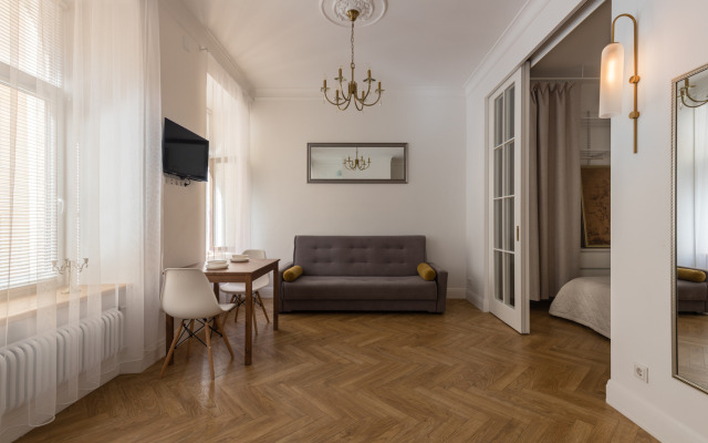 Апартаменты на Театральной площади