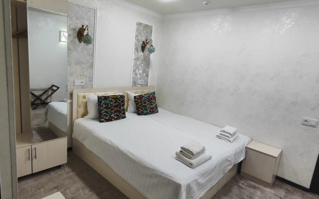 Suzani Samarkand Hostel