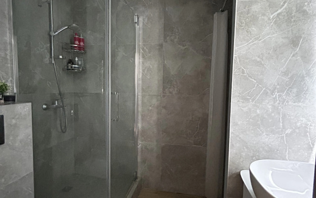 Studiya Bakinskaya 26-17 Flat