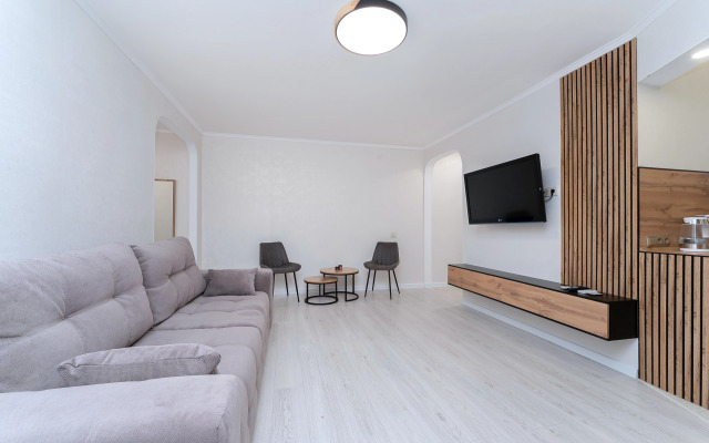 Novaya Dvukhkomnatnaya Tsentr Flat