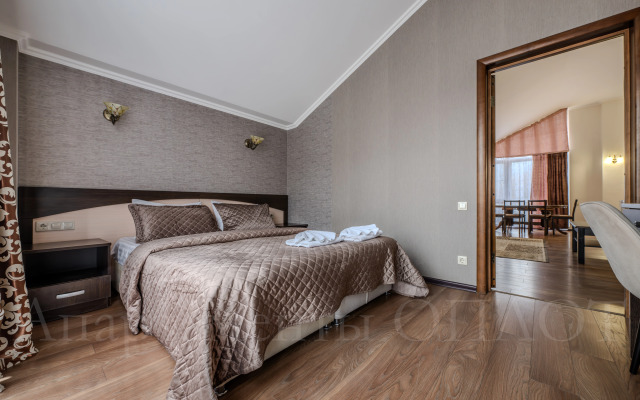 Апартаменты Оплот - Видовые с двумя спальнями 9