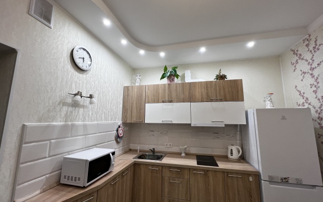 Kvartira Alexhome Rp Sverdlovskiy Alekseya Korotkova 1 Apartments