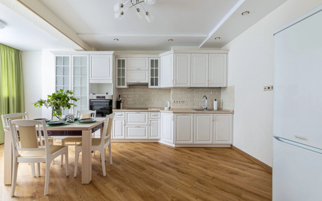 Квартира LS Лес и Дом Метро Дубравная