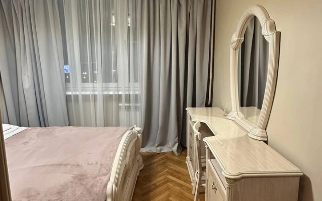 Ogni Moskvy Na Semyonovskoy Flat