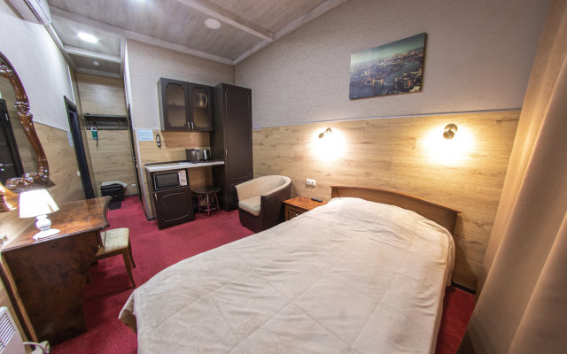 Kayut Kompania Mini Hotel