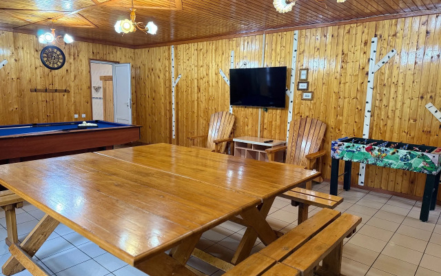 Частный дом с баней и бассейном