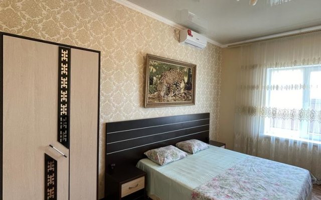 Zhemchuzhina u Morya Flat