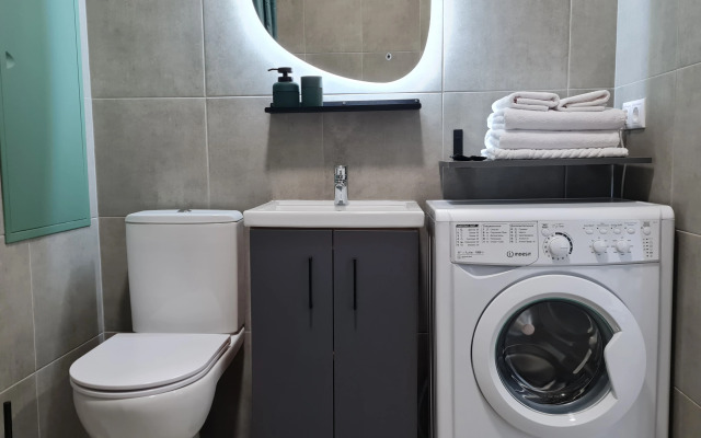 Green Studio Apartment