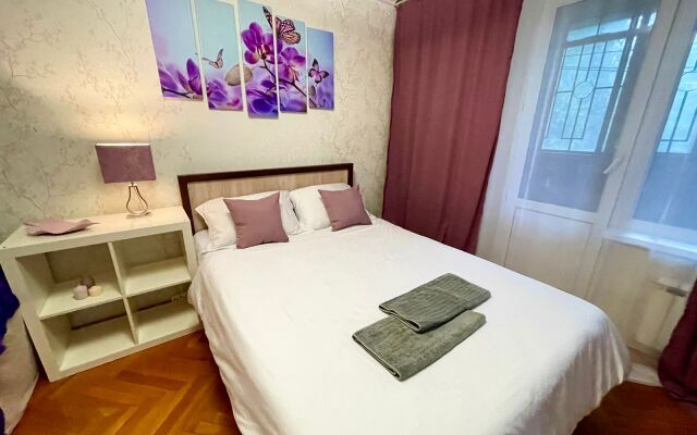 Orekhovy Proyezd 23/1 Apartments