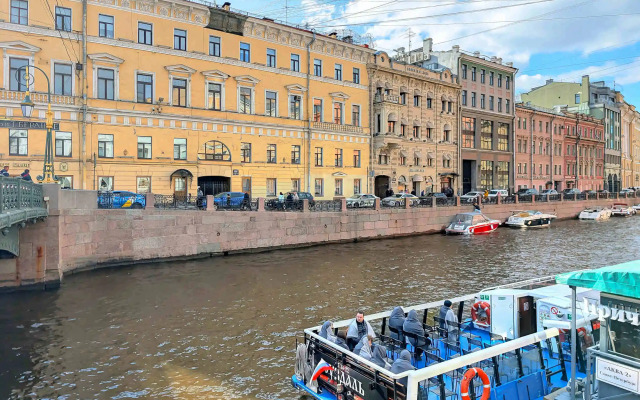 Апартаменты Невский 18 Николь и Мишель 1