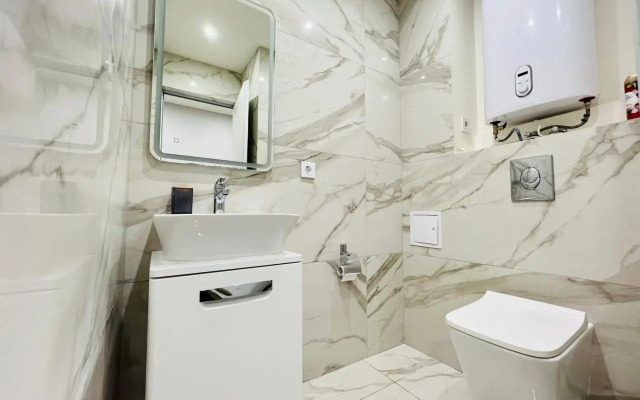 Dvukhurovnevye S Basseynom Na Territorii San-Marino Apartmen