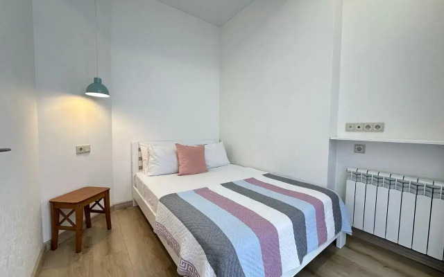 Yutnaya Studiya S Ponoramnimi Oknami V centre Adlera More Flat