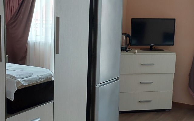 Larisa Guest House